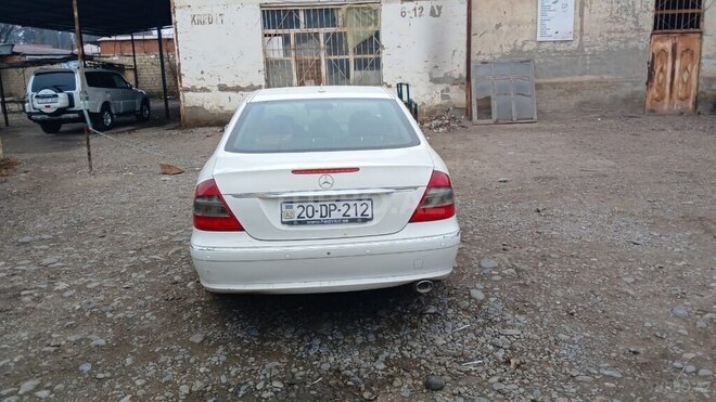 Mercedes E 220-3