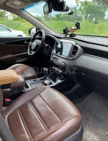 Kia Sorento-10