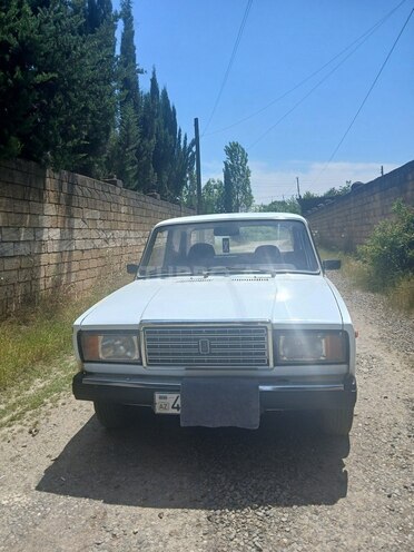 LADA (VAZ) 2107-1