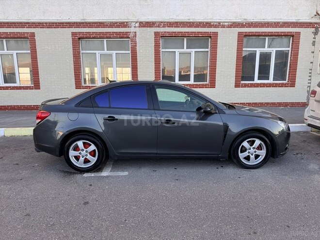 Chevrolet Cruze-12