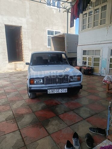 LADA (VAZ) 2107-1