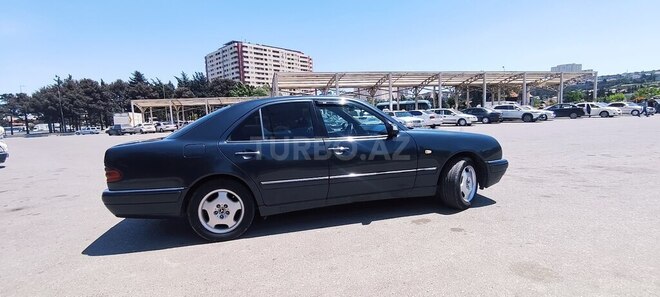 Mercedes E 240-9