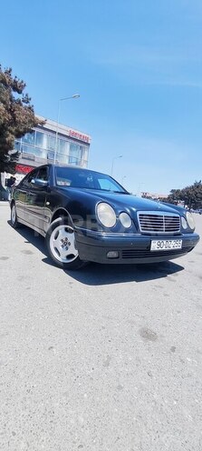 Mercedes E 240-6