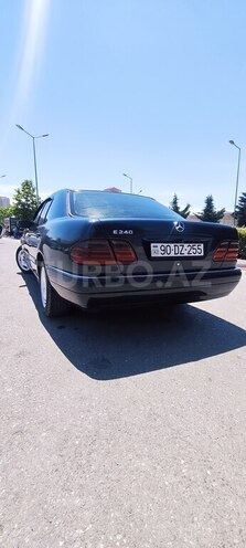 Mercedes E 240-7