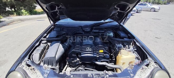 Mercedes E 240-19