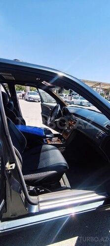 Mercedes E 240-14