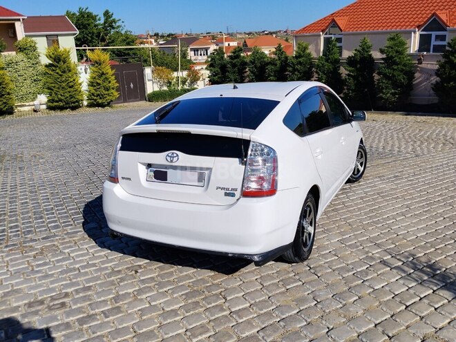Toyota Prius-3