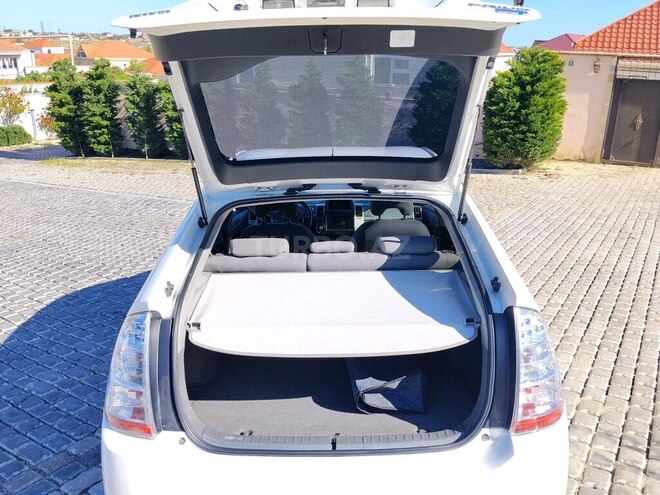 Toyota Prius-11