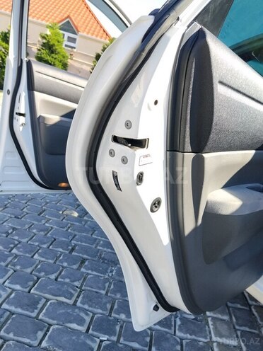 Toyota Prius-14
