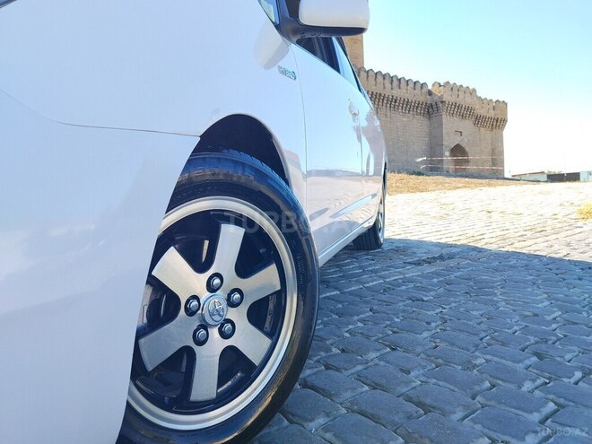 Toyota Prius-17