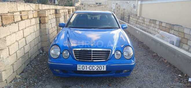 Mercedes E 270-1