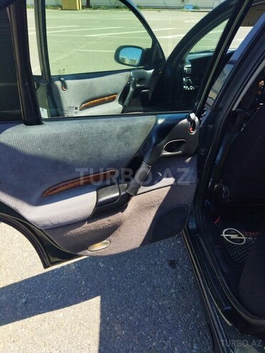 Opel Omega-8