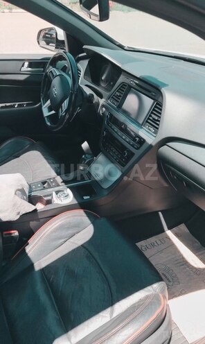 Hyundai Sonata-17