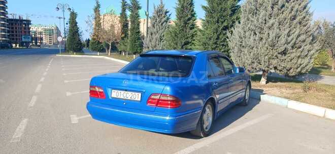Mercedes E 270-4