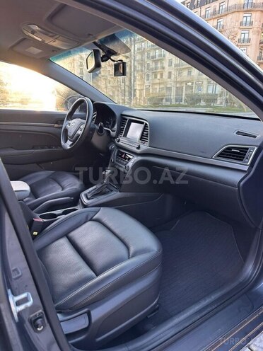Hyundai Avante-12