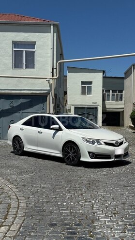 Toyota Camry-1