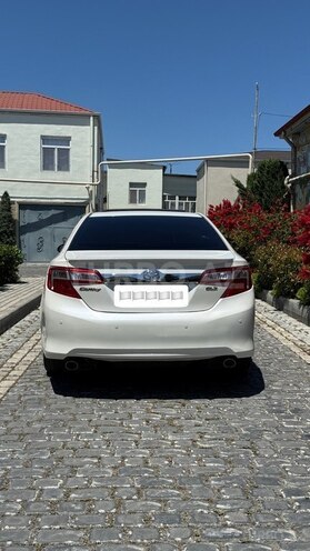 Toyota Camry-8