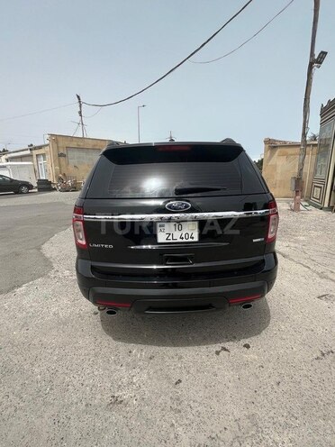 Ford Explorer-3