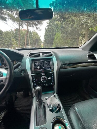 Ford Explorer-9
