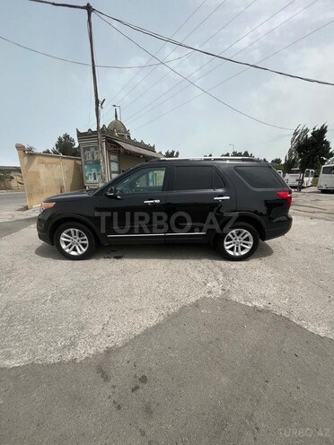 Ford Explorer-2