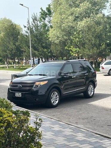 Ford Explorer-8