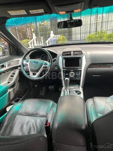 Ford Explorer-7