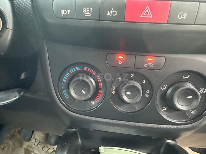 Fiat Doblo-13