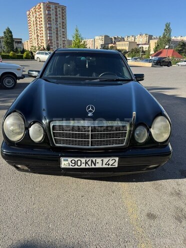 Mercedes E 220-3