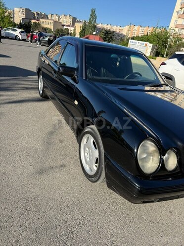 Mercedes E 220-4