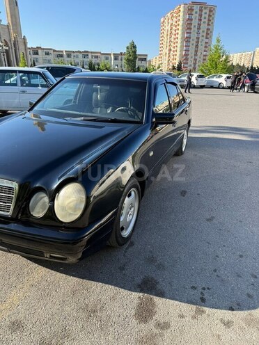 Mercedes E 220-16