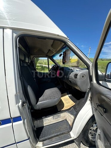 Ford Transit-3
