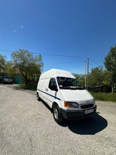 Ford Transit-1