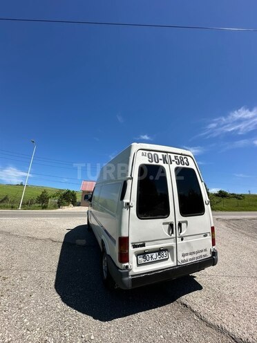 Ford Transit-9