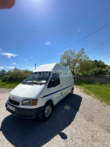Ford Transit-12