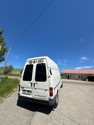 Ford Transit-8