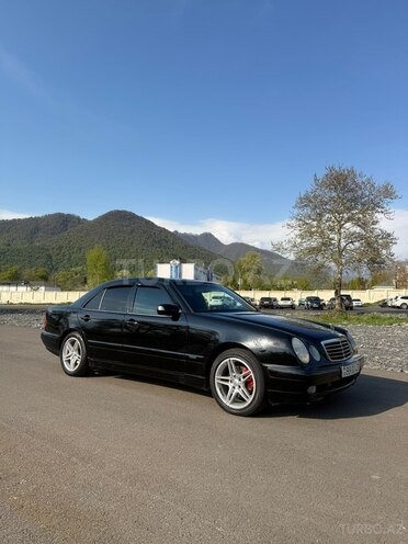Mercedes E 270-2