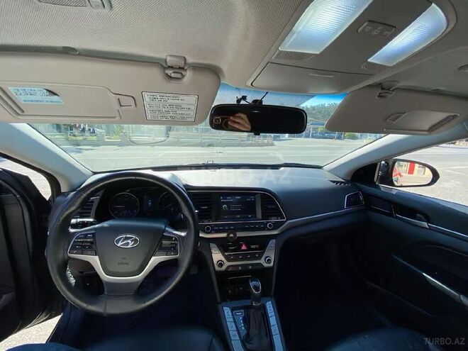 Hyundai Avante-5
