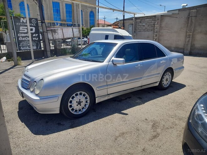Mercedes E 290-3