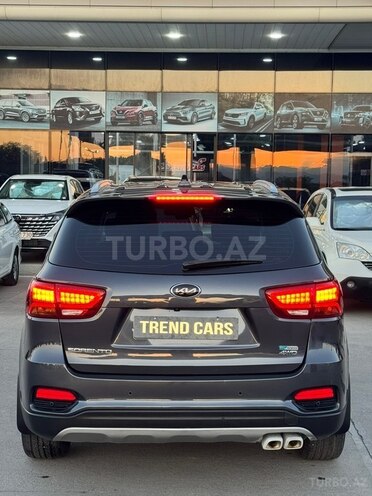 Kia Sorento-10