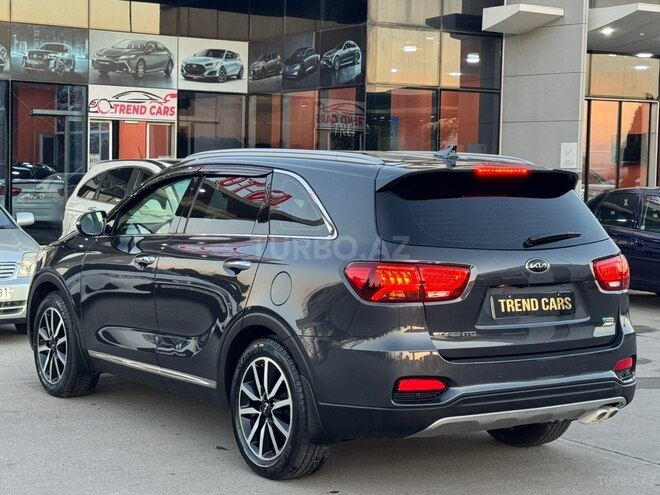 Kia Sorento-12