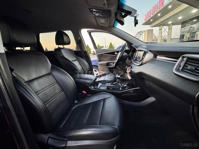 Kia Sorento-23