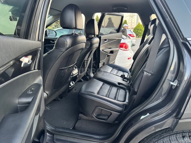 Kia Sorento-27