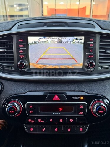 Kia Sorento-26