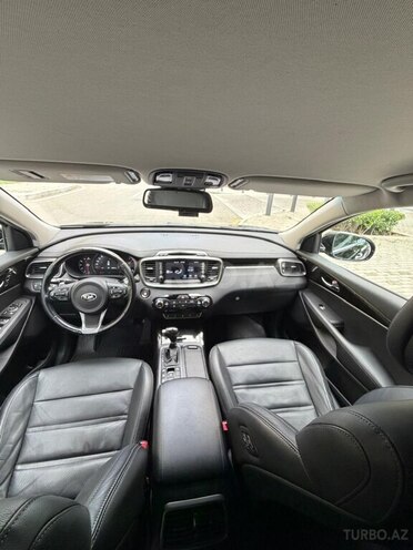 Kia Sorento-9