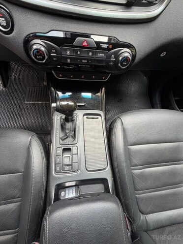 Kia Sorento-11