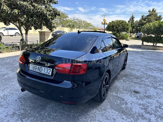 Volkswagen Jetta-21