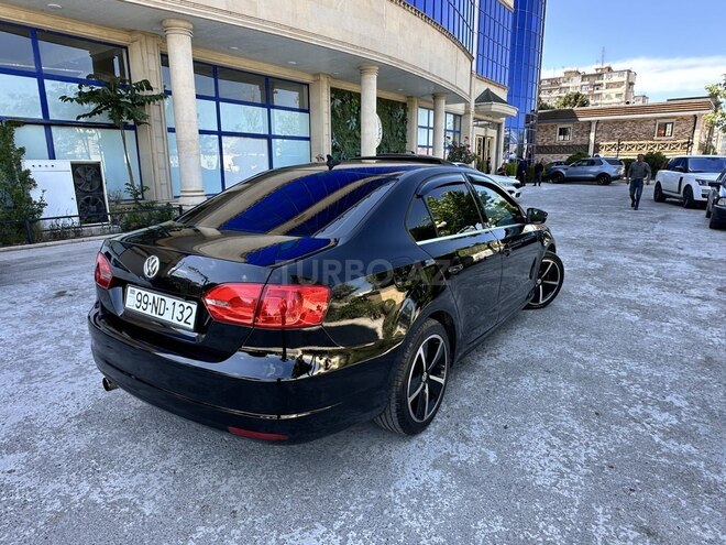 Volkswagen Jetta-9