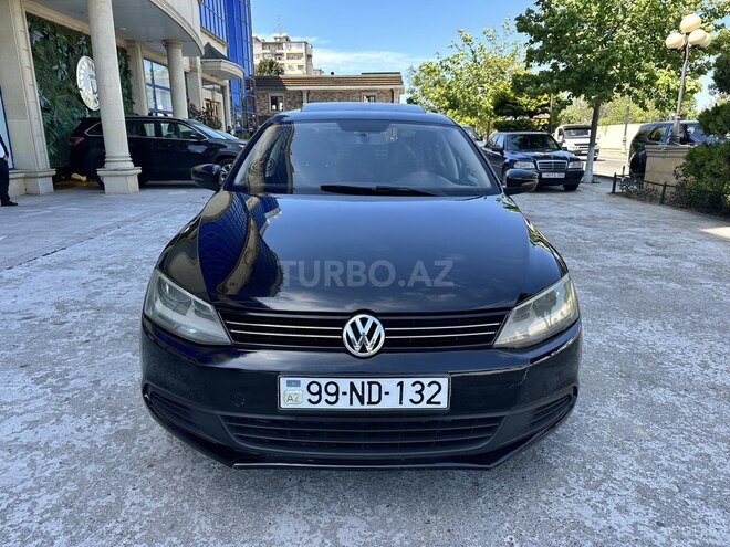 Volkswagen Jetta-1