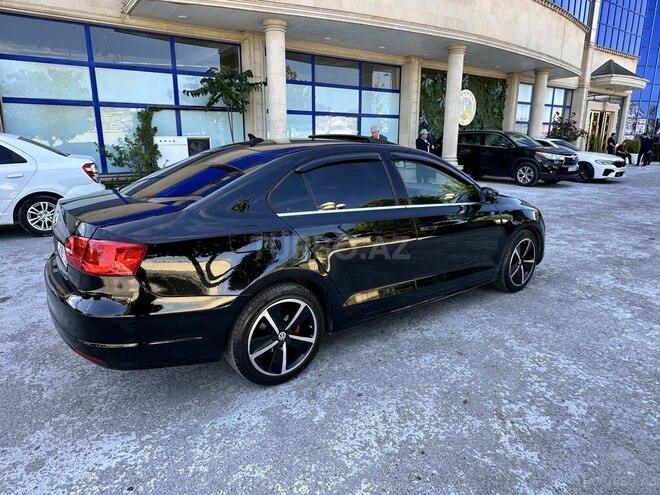 Volkswagen Jetta-5