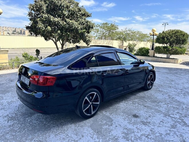 Volkswagen Jetta-15